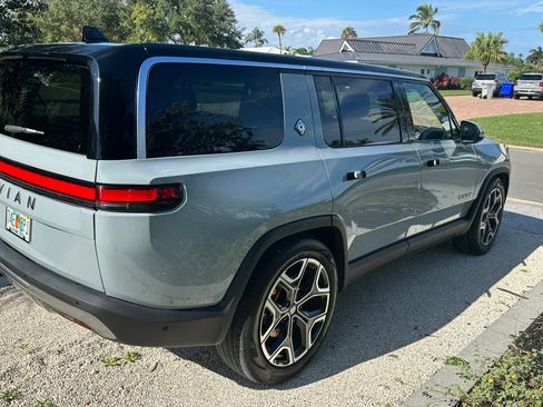 Used 2023 Rivian R1S Adventure image 8