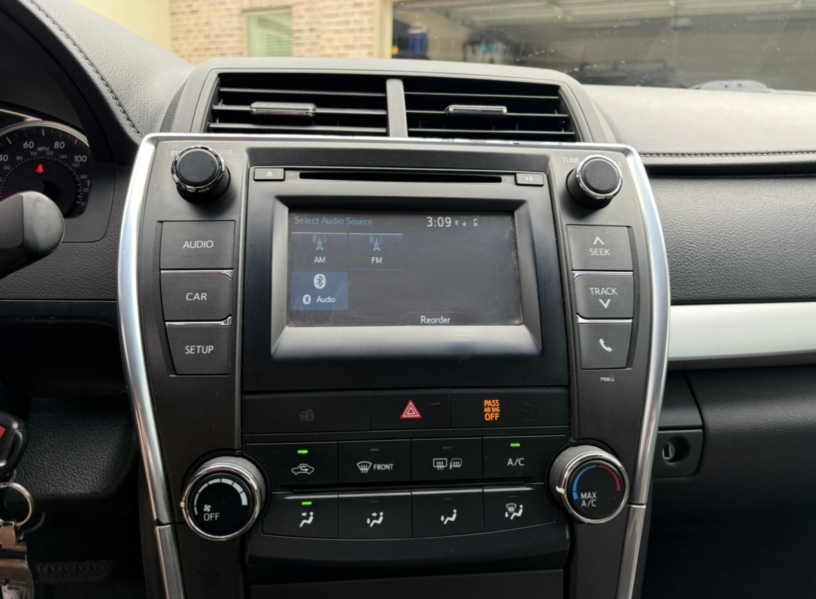 Used 2015 Toyota Camry SE w/ Moonroof Package FWD image 15