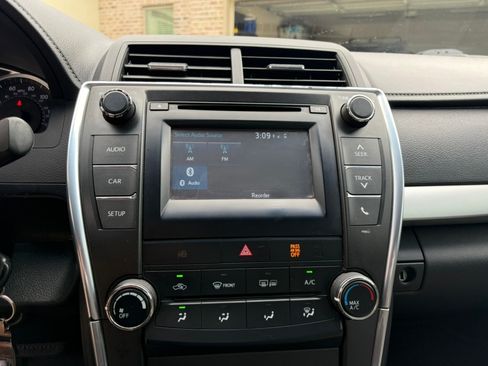 Used 2015 Toyota Camry SE w/ Moonroof Package FWD image 15