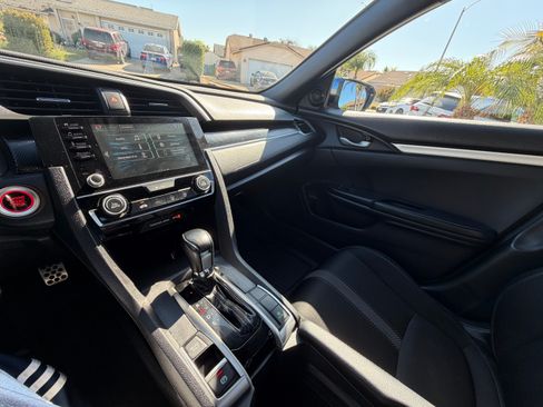 Used 2020 Honda Civic Sport image 13