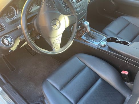 Used 2009 Mercedes-Benz C 300 Sedan image 11