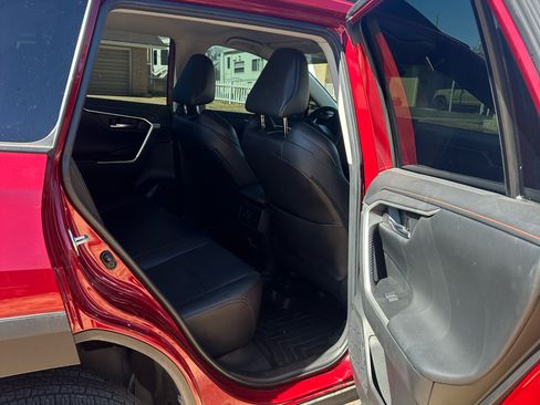 Used 2023 Toyota RAV4 Adventure image 25