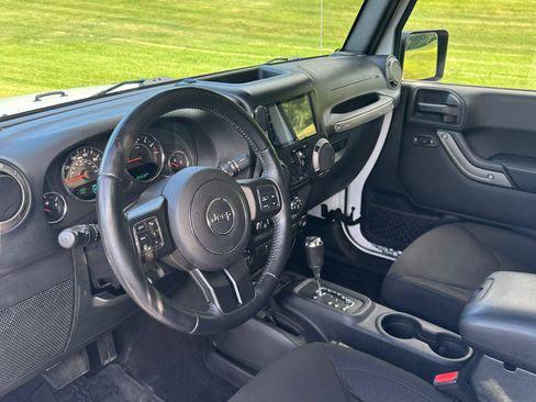 Used 2015 Jeep Wrangler Unlimited Sport AWD/4WD image 6