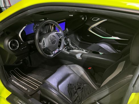 Used 2019 Chevrolet Camaro SS w/ Black Appearance Package image 5