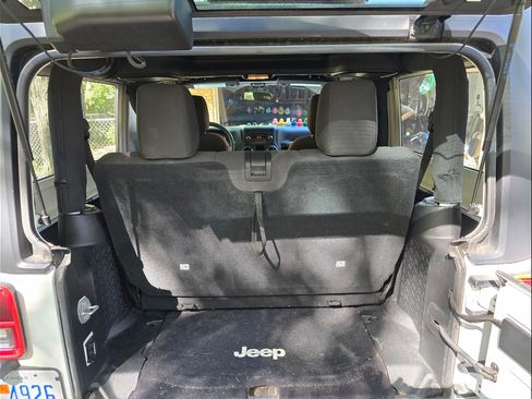 Used 2017 Jeep Wrangler Sport image 12