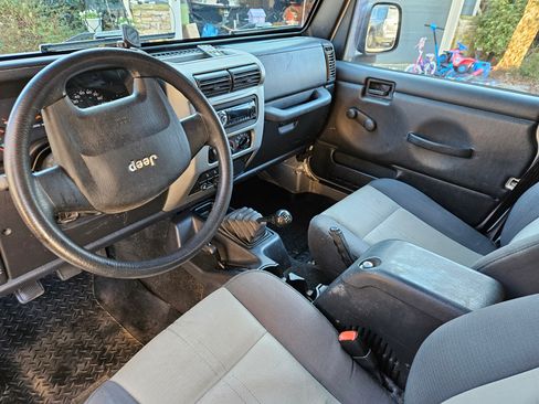 Used 2004 Jeep Wrangler X w/ Convenience Group image 10