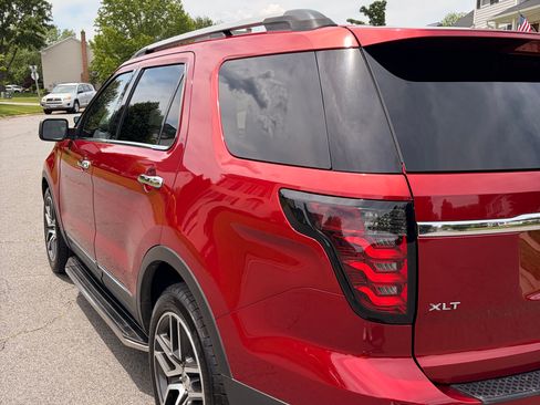 Used 2013 Ford Explorer XLT AWD/4WD image 8