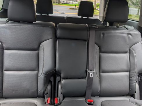 Used 2017 GMC Acadia SLT image 15