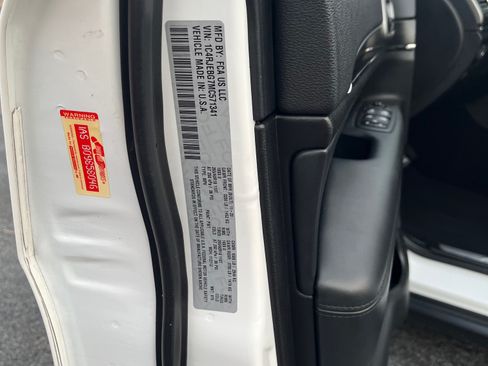 Used 2021 Jeep Grand Cherokee Limited image 15