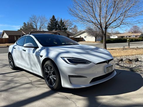 Used 2021 Tesla Model S Plaid image 2