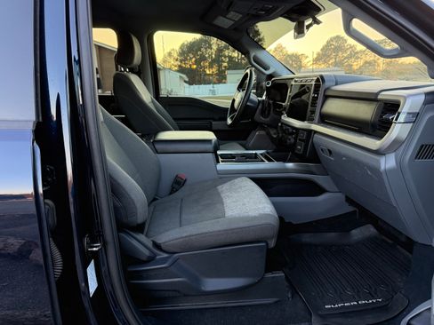 Used 2023 Ford F350 XLT w/ Black Appearance Package image 18