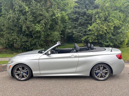 Used 2016 BMW M235i Convertible RWD image 6