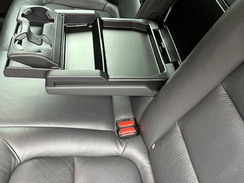 Used 2010 Volvo XC70 3.2 image 11