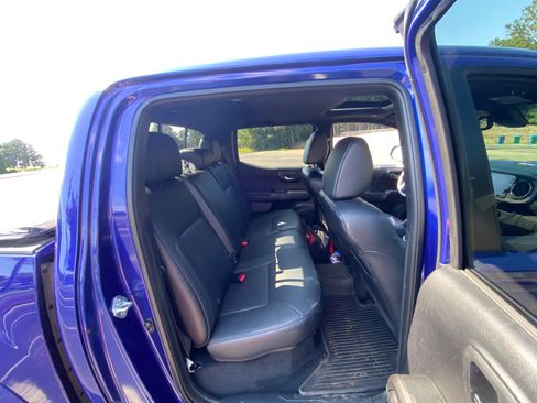 Used 2022 Toyota Tacoma 4x4 Double Cab image 9