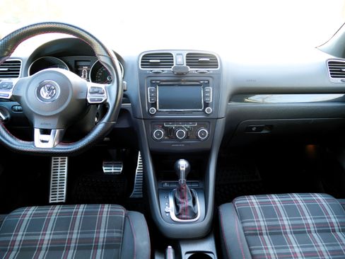 Used 2011 Volkswagen Golf 4-Door image 20