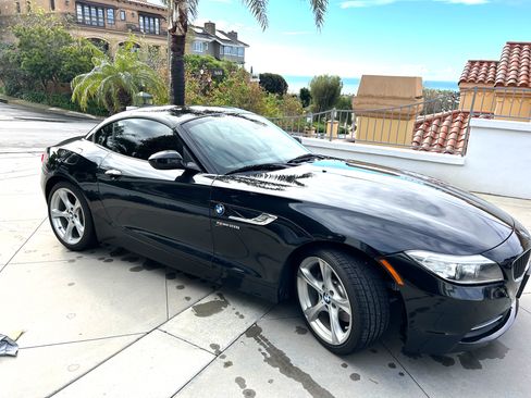 Used 2014 BMW Z4 sDrive28i image 1