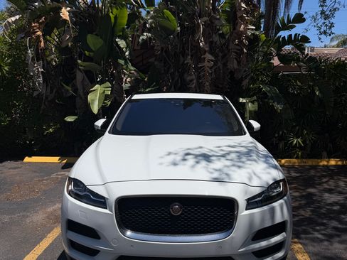 Used 2018 Jaguar F-PACE Prestige AWD/4WD image 1