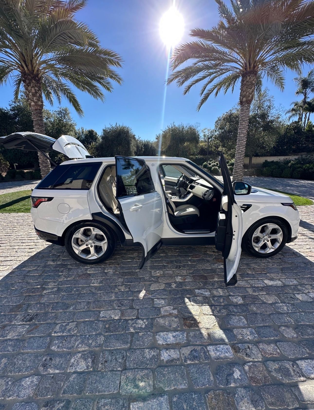 Used 2019 Land Rover Range Rover Sport HSE AWD/4WD image 6