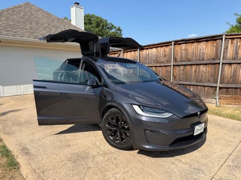 Used 2023 Tesla Model X AWD/4WD image 1