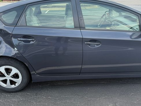 Used 2013 Toyota Prius Two image 2