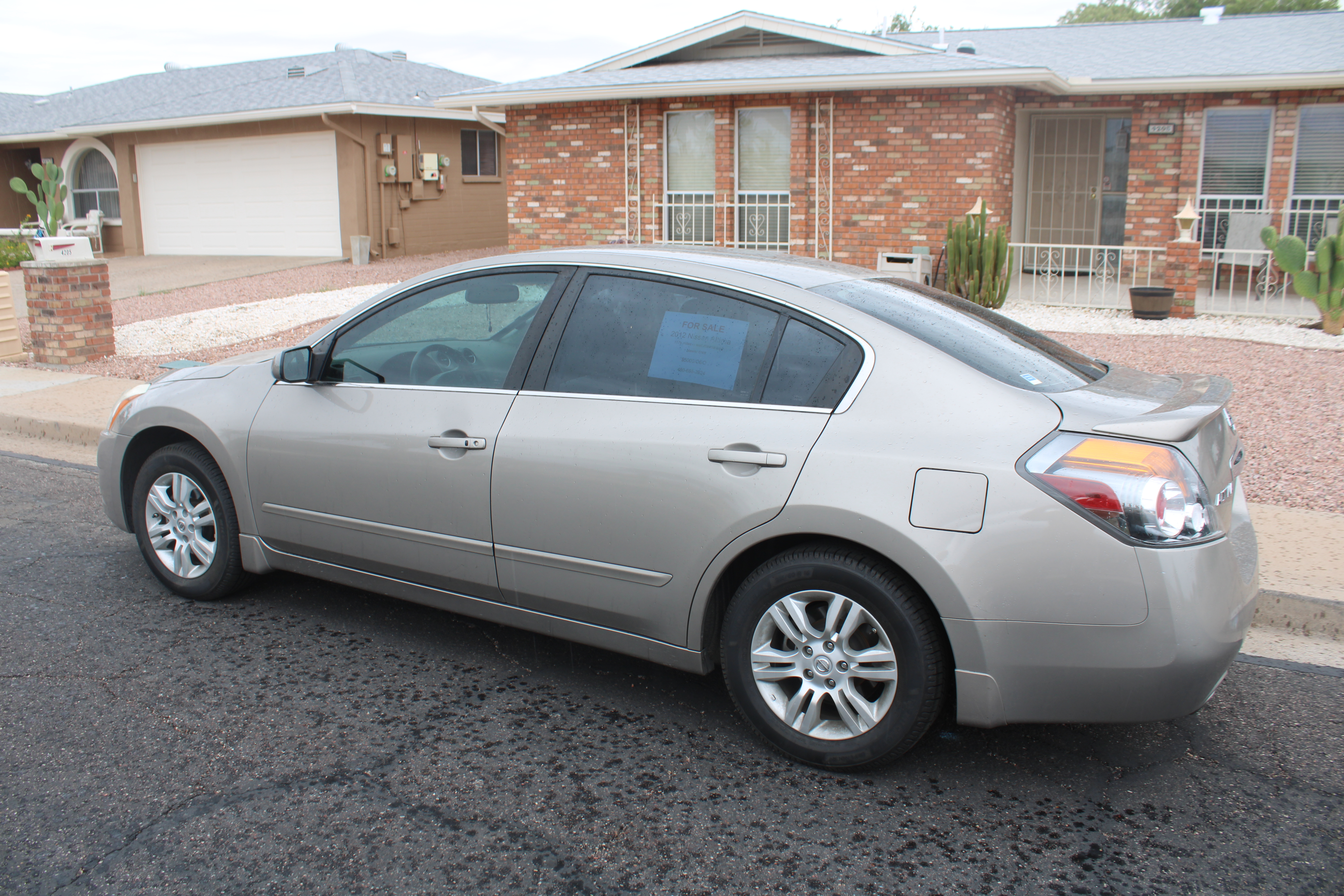 Used 2012 Nissan Altima 2.5 S w/ 20th Anniversary Pkg FWD image 1