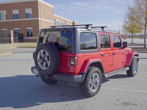 Used 2019 Jeep Wrangler Unlimited Sahara image 4