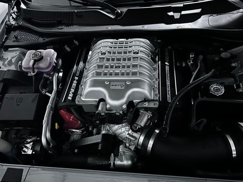 Used 2020 Dodge Challenger SRT Hellcat RWD image 5