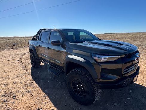 Used 2025 Chevrolet Colorado ZR2 w/ ZR2 Bison Edition image 2
