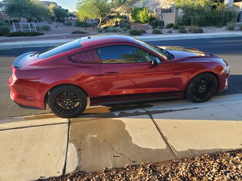 Used 2019 Ford Mustang Premium image 6