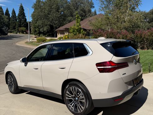 Used 2025 BMW X3 xDrive30i w/ Premium Package AWD/4WD image 4