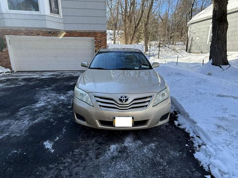 Used 2011 Toyota Camry LE w/ LE Extra-Value Pkg image 6