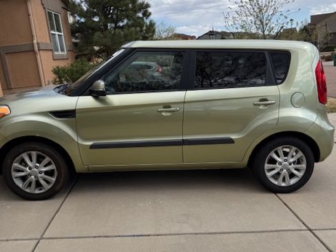 Used 2013 Kia Soul + image 2