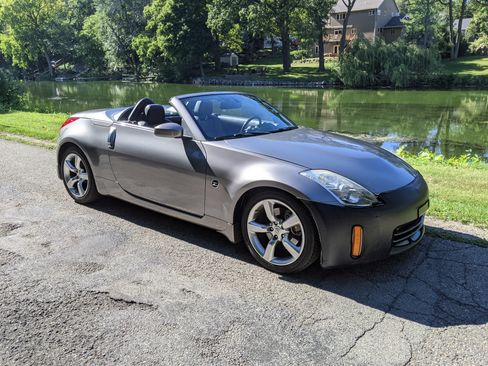 Used 2007 Nissan 350Z Touring image 6