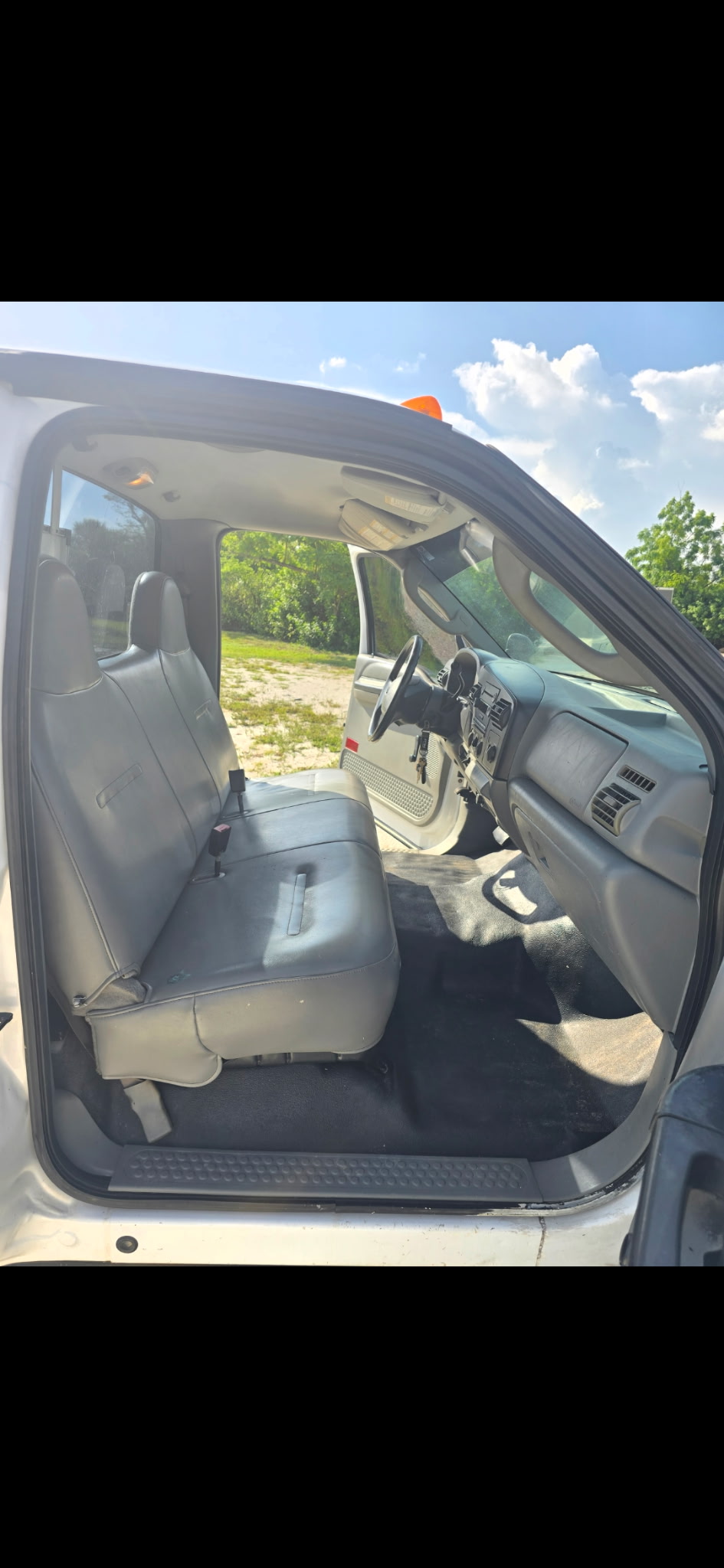 Used 2006 Ford F350 2WD Regular Cab DRW Super Duty image 9
