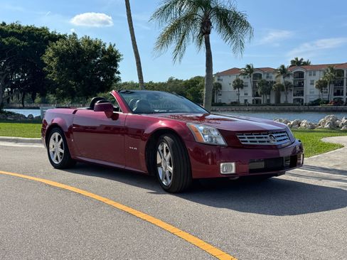 Used 2006 Cadillac XLR Convertible 2D image 16