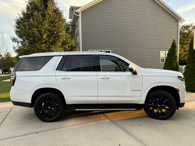 Used 2024 Chevrolet Tahoe LT w/ Luxury Package AWD/4WD image 5