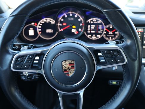 Used 2017 Porsche Panamera 4S image 17