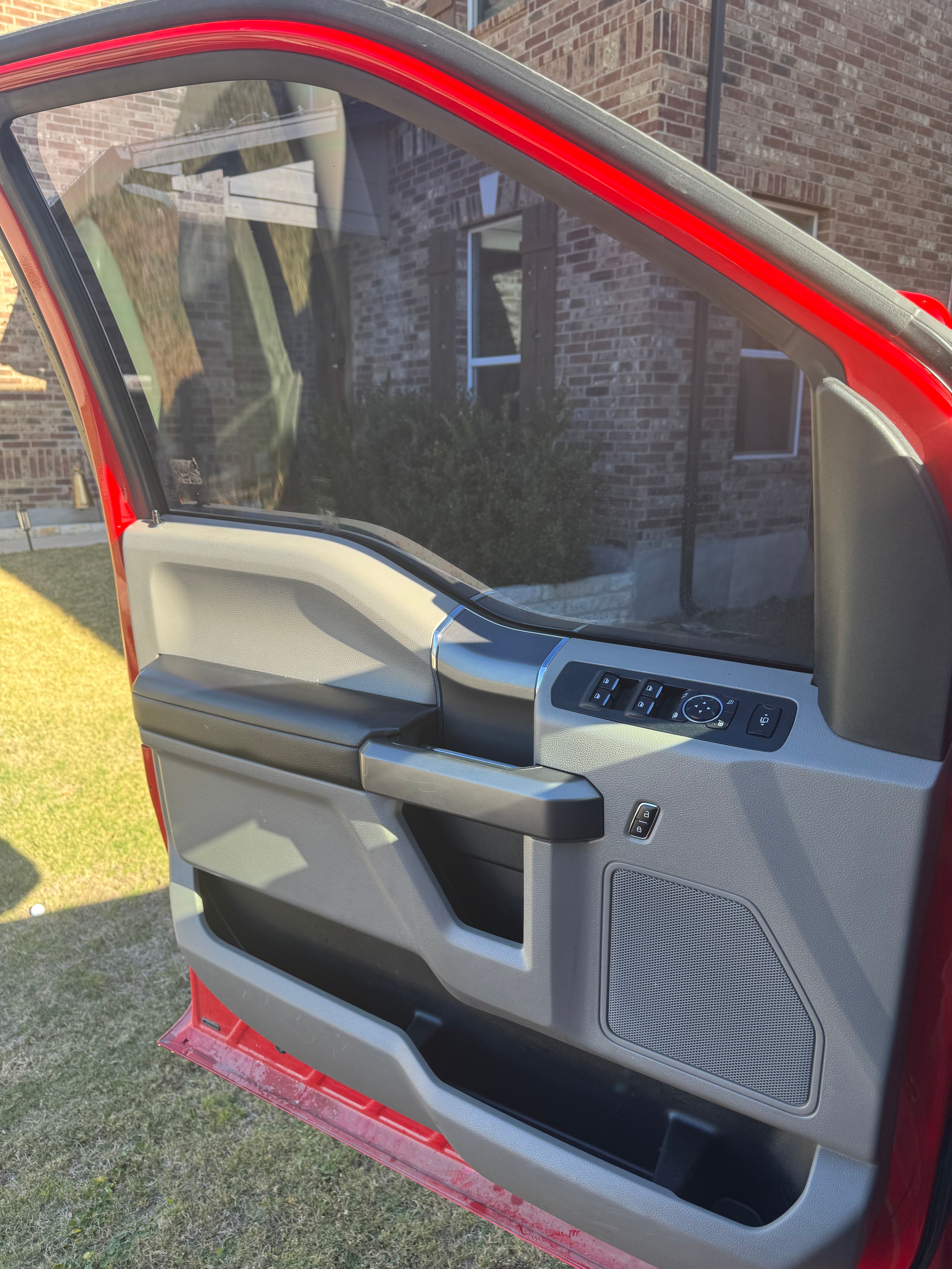 Used 2019 Ford F250 XLT w/ XLT Premium Package AWD/4WD image 6