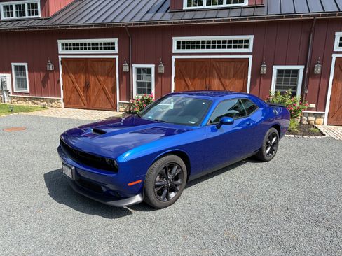 Used 2020 Dodge Challenger GT w/ Blacktop Package AWD/4WD image 1