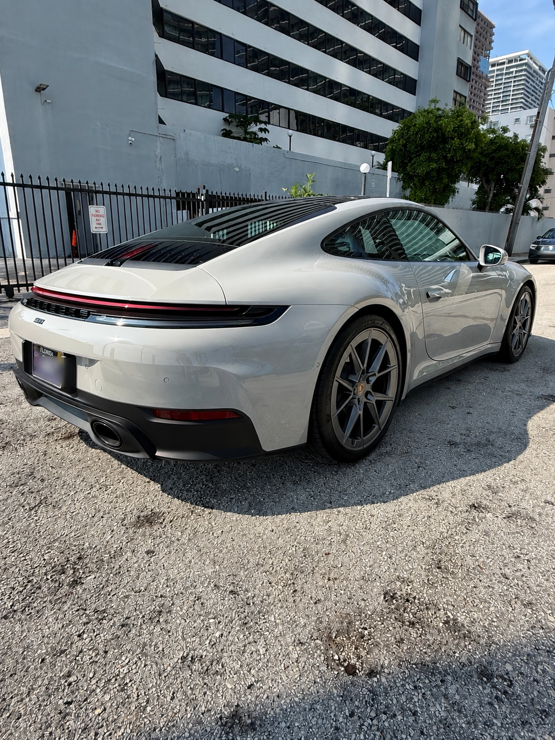 Used 2025 Porsche 911 Carrera RWD image 17