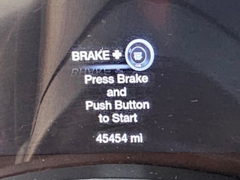 Used 2020 Jeep Grand Cherokee Laredo image 16