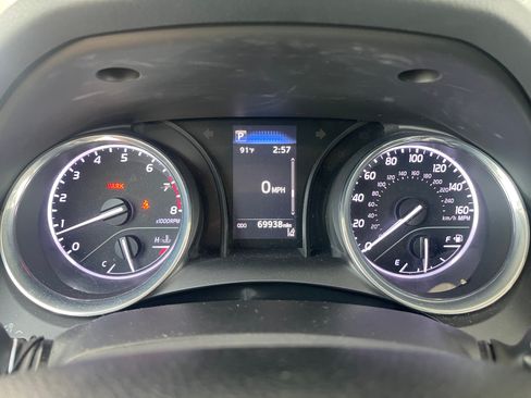 Used 2020 Toyota Camry SE FWD image 16