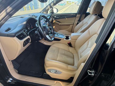 Used 2018 Porsche Macan Sport Edition AWD/4WD image 16