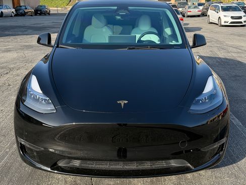 Used 2023 Tesla Model Y Performance image 1