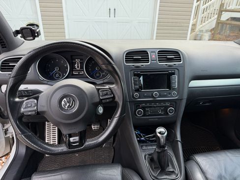 Used 2013 Volkswagen Golf 4-Door image 11