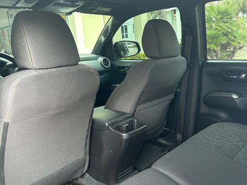 Used 2016 Toyota Tacoma TRD Sport w/ Towing Package AWD/4WD image 28