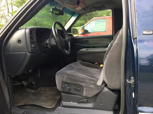 Used 2001 GMC Sierra 2500 SLE w/ Convenience Plus Group image 4