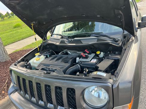Used 2017 Jeep Patriot Sport AWD/4WD image 15