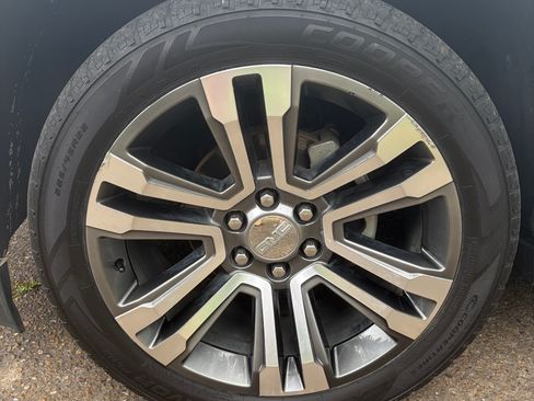 Used 2018 GMC Yukon XL Denali w/ Denali Ultimate Package AWD/4WD image 12