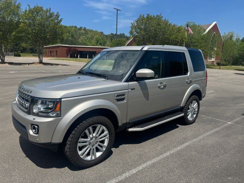 Used 2016 Land Rover LR4 HSE LUX image 2